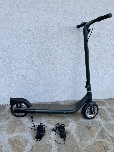 Atomi Alpha Elekromos roller