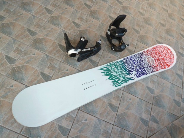 Atomic Smog famagos snowboard lap kts szp llapotban lezve,vaxol