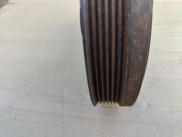 Audi 100 A6 C4 főtengely szíjtárcsa 046105251J