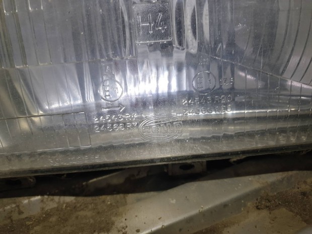 Audi 100 els� f�nysz�r�p�r