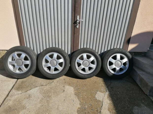 Audi 15" 4db gyári alufelni.