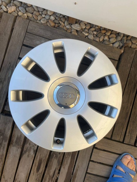 Audi 16" alufelni p�tl�sul vagy p�tker�knek egy darab
