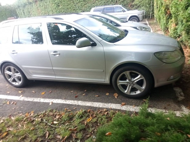 Audi 17es alufelni garnitúra 225/50r17 újszerű gumikkal eladó!