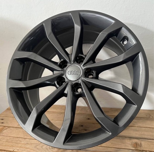 Audi 18as gyári alufelni 5x112