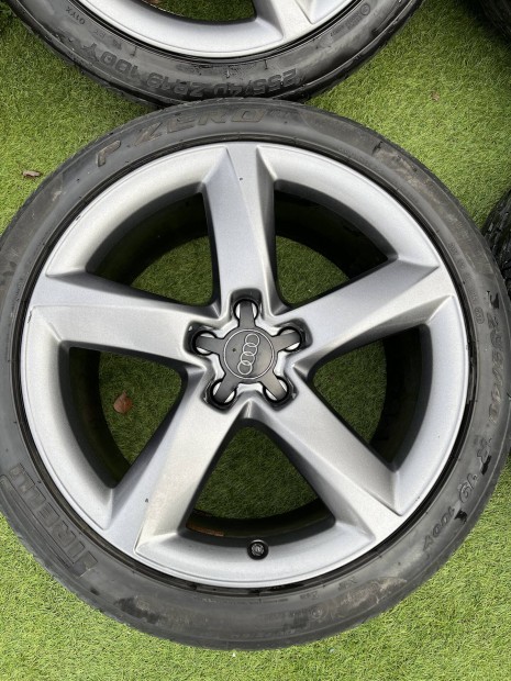 Audi 19" 9j et33 alufelnik nyri gumikkal eladak