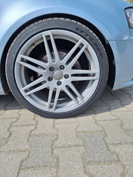 Audi 19 colos alufelni