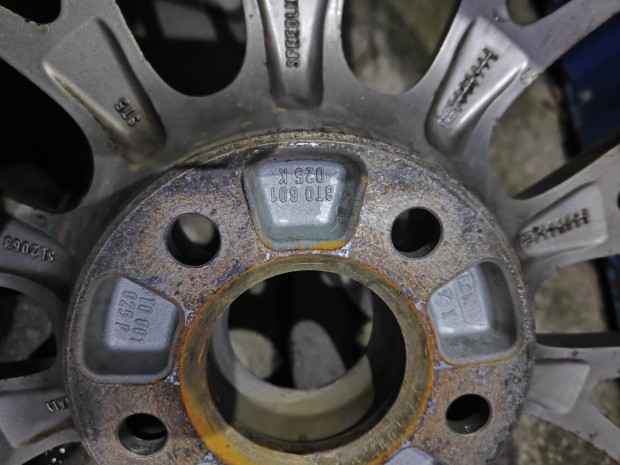 Audi 19col alufelni 8T0601025K elad�!