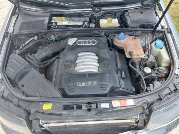 Audi 2.4 v6 benzin motor elad