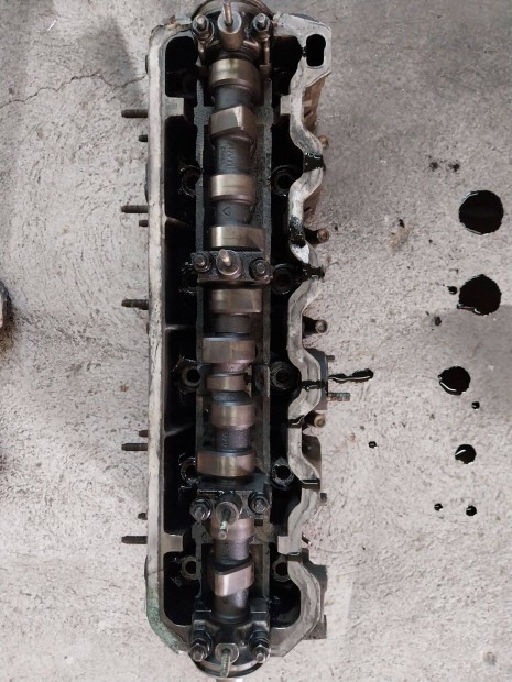 Audi 2.5tdi 5 henger hengerfej elad�!