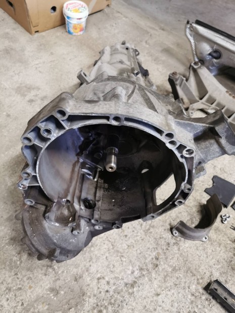 Audi 3.0 tdi manual 6 KMU vlt, nyelestengely csapgy hibs 