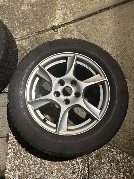 Audi 7Jx16H2 ET 39 Alufelni 205/60/R16 tligumival