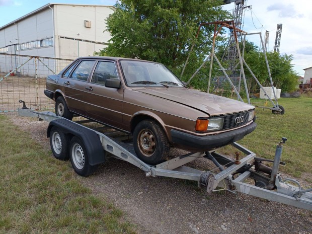 Audi 80 1.6B , ötös váltó, 1982, okmányok nélkül alkatrésznek eladó