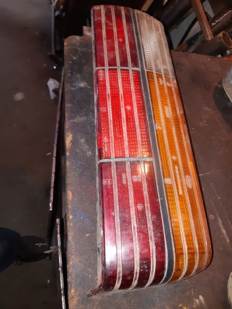 Audi 80 B2 Jobb H�ts� L�mpab�ra