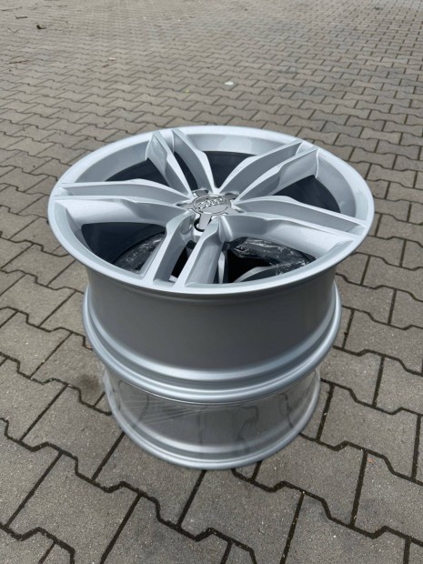 Audi 9x20 ET37 5X112 66,5 gyári garnitúra eladó!!!