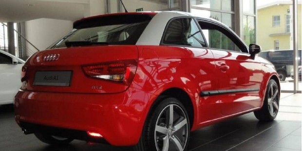 Audi A1 Ajtóvédő Díszléc Oldalcsík