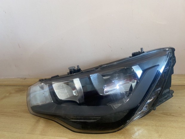 Audi A1 bal első fényszóró 8X0941003