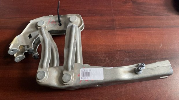 Audi A1 motorhztet bal zsanr 8X0823301 elad