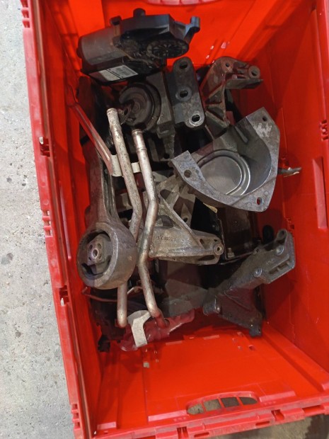 Audi A2 alkatr�szek