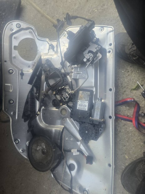 Audi A2 jobb els ajt sallangok 