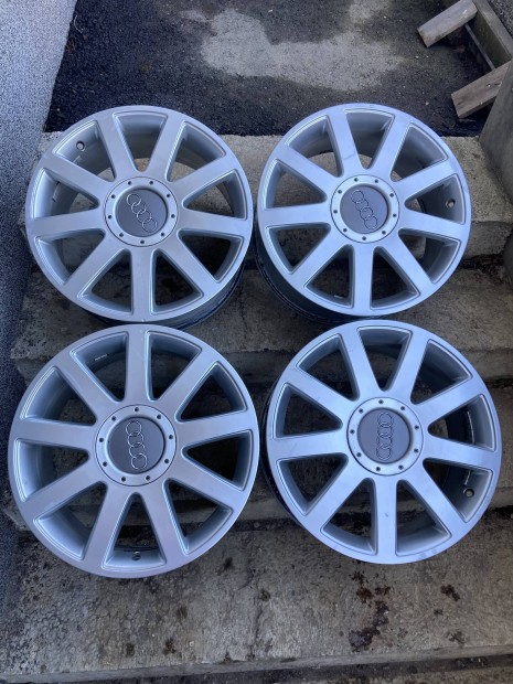 Audi A3 17 col 5x112 et56 gyri alufelni