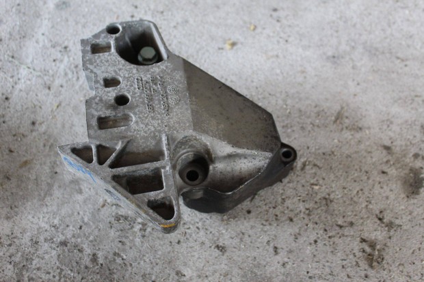 Audi A3 2.0FSI Bvy 03-08 motortartó bak 06F199207H