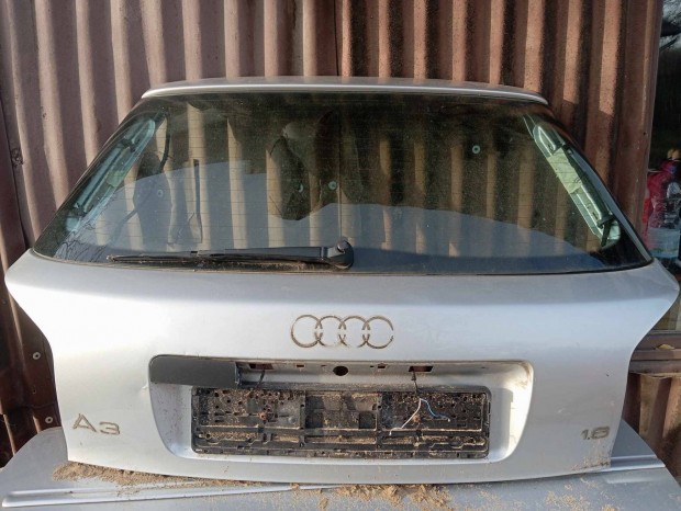 Audi A3 3 ajts csomagtr ajt 