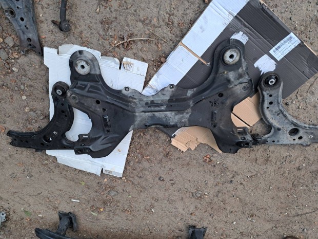 Audi A3 8L bölcső lengőkarokkal rozsdamentes állapotban