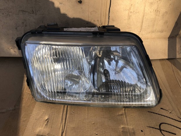 Audi A3 8L jobb első lámpa