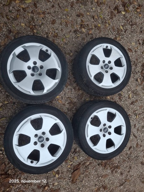 Audi A3 8P 17" Gyri Alufelni Garnitra 