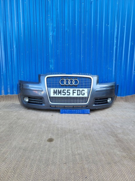 Audi A3 8P 2004- gyári 8P4807437 első lökhárító grafit sérülésmentes