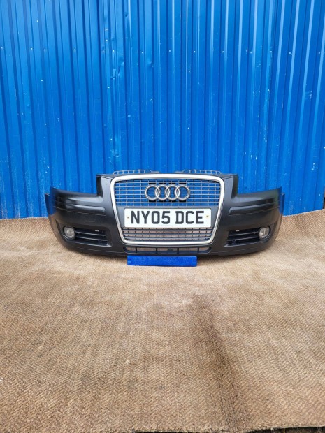 Audi A3 8P 2004- gyári első lökhárító fekete
