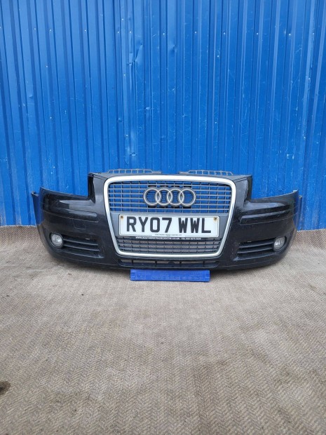 Audi A3 8P 2004- gyári első lökhárító fekete sérülésmentes