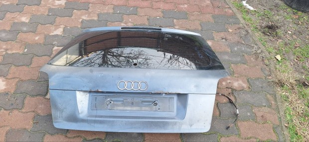 Audi A3 8P csomagt�rajt�