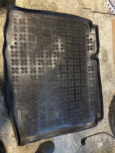 Audi A3 8P csomagt�rt�lca