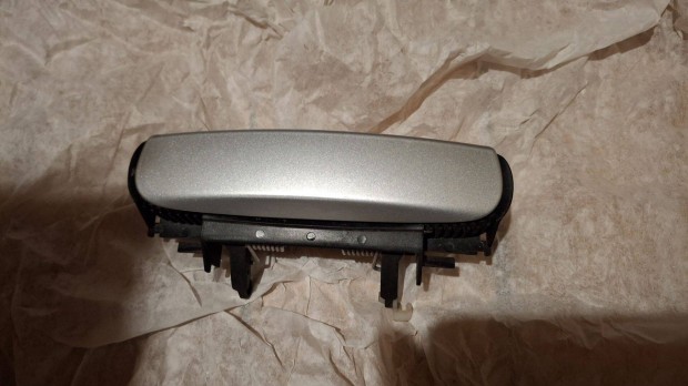 Audi A3 8P jobb ajt� kilincs