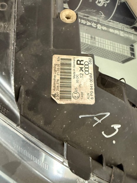 Audi A3 8P jobb oldali xenon fnyszr 8P0 941 004M