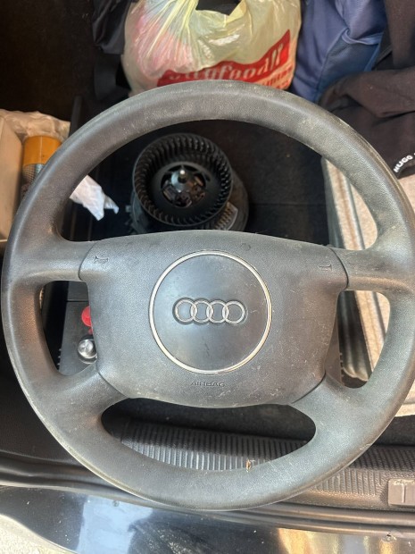 Audi A3 8P kormány