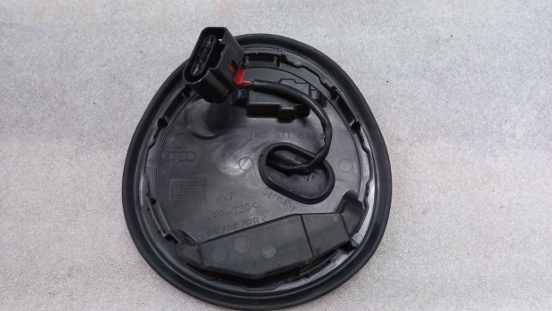 Audi A3 8P üzemanyagszivattyú fedél és csatlakozó