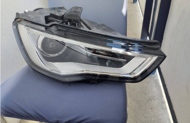 Audi A3 8V0 gy�ri jobb els� Led Xenon f�nysz�r� l�mpa Hella 2012 -