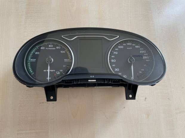 Audi A3 8V etron e-tron km óra műszerfal 2013-2020
