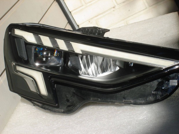 Audi A3 8Y Jobb els Led Fnyszr 8Y0941034 2020-tl Kitn