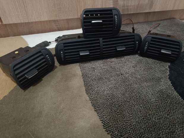 Audi A3 8l belső, kesztyűtartó, szellőzők, kárpit, kalaptartó, kormány