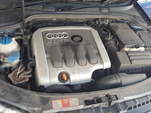 Audi A3 8p 2.0pdtdi motor burkolat elad Bkd 