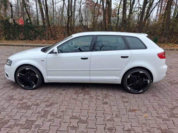 Audi A3 S line extrkkal kevs km-el elad