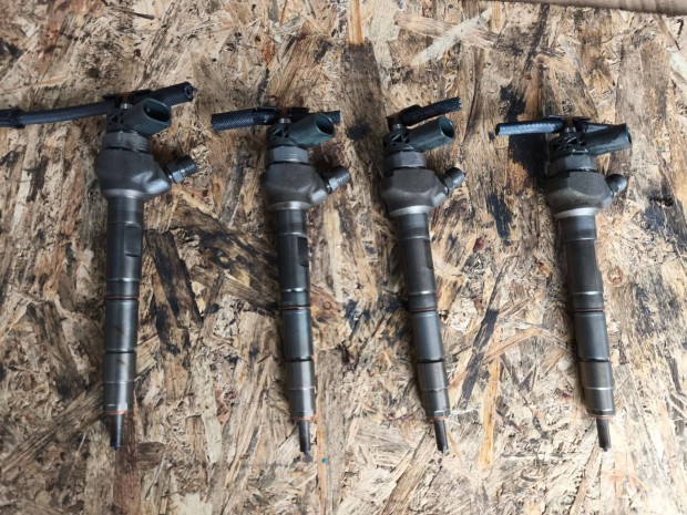 Audi A3 Seat Altea Skoda Superb VW Golf 2.0 CR TDI porlaszt injektor