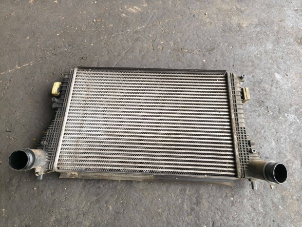 Audi A3 Seat Leon Skoda Superb VW Golf VI 2.0 TDI intercooler cooler