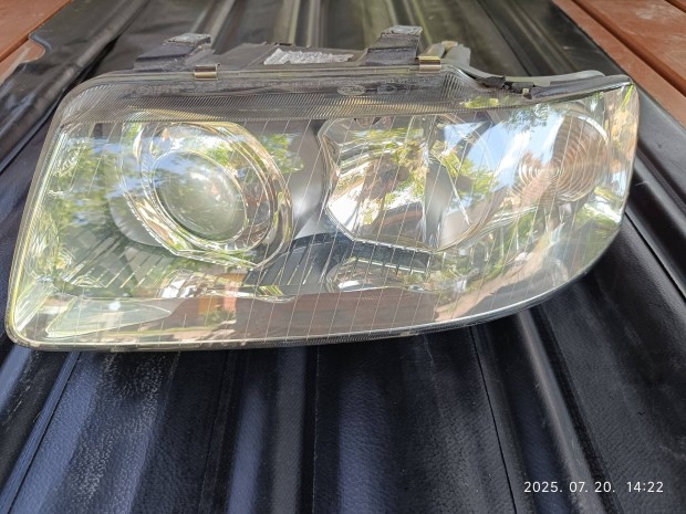 Audi A3 (8L) első fényszóró