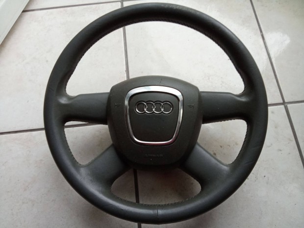 Audi A3, A4, A5, A6, Q5, Q7 sz�rke korm�ny + l�gzs�k (614)