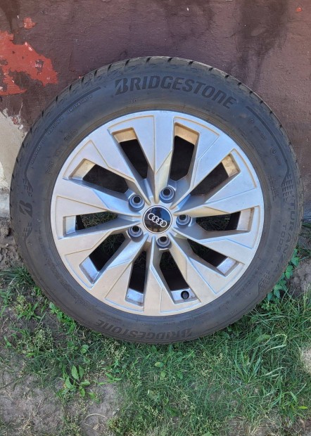 Audi A3 gyári 16" alufelnik nyárigumikkal
