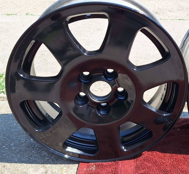 Audi A3 gyári alufelni 5x100 R15